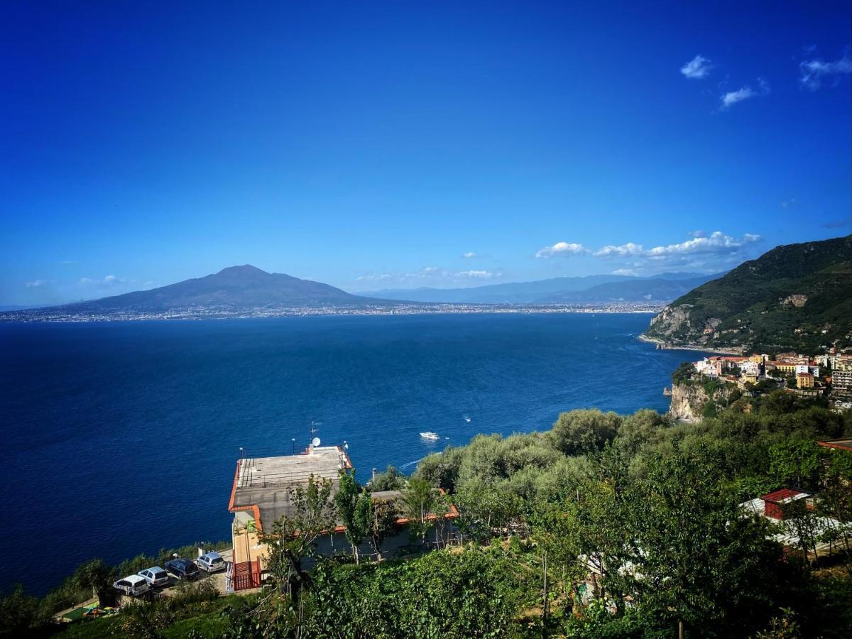 فيلا La Badia Montechiaro - Breathtaking View Of Sorrento Coast فيكو إيكوينس المظهر الخارجي الصورة