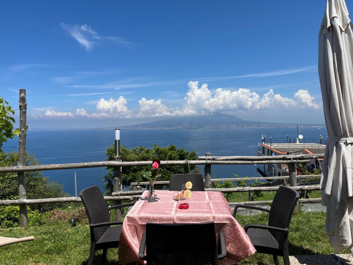 فيلا La Badia Montechiaro - Breathtaking View Of Sorrento Coast فيكو إيكوينس المظهر الخارجي الصورة