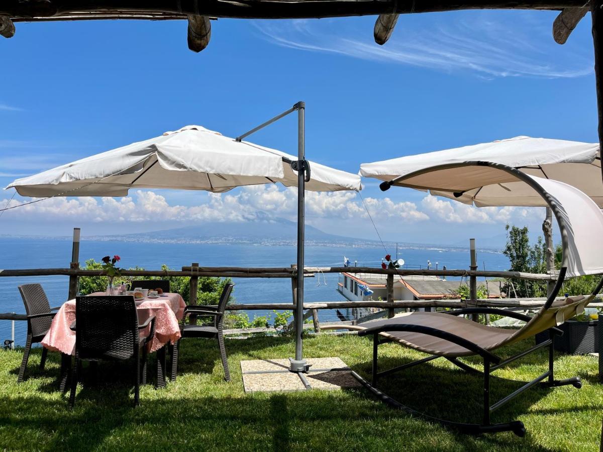 فيلا La Badia Montechiaro - Breathtaking View Of Sorrento Coast فيكو إيكوينس المظهر الخارجي الصورة