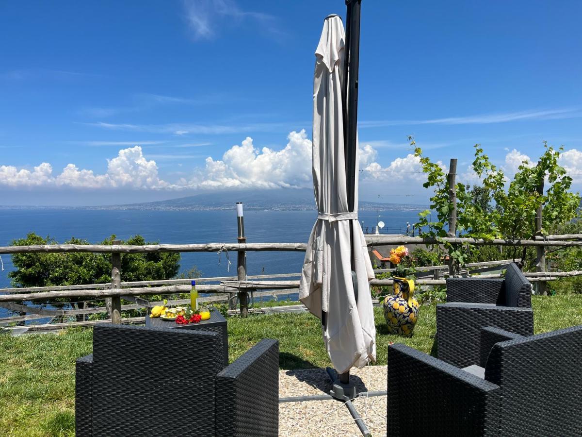 فيلا La Badia Montechiaro - Breathtaking View Of Sorrento Coast فيكو إيكوينس المظهر الخارجي الصورة