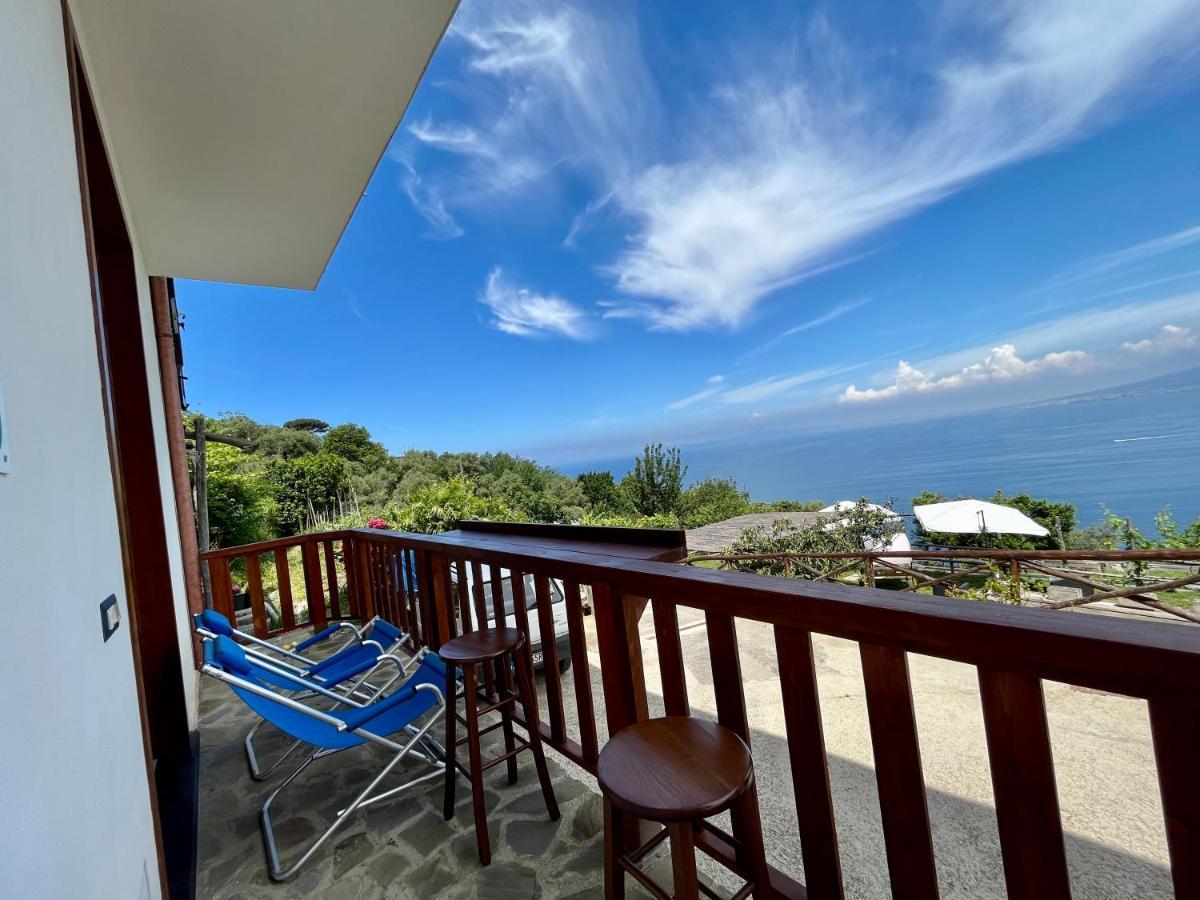 فيلا La Badia Montechiaro - Breathtaking View Of Sorrento Coast فيكو إيكوينس المظهر الخارجي الصورة