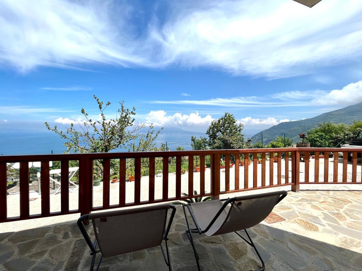 فيلا La Badia Montechiaro - Breathtaking View Of Sorrento Coast فيكو إيكوينس المظهر الخارجي الصورة