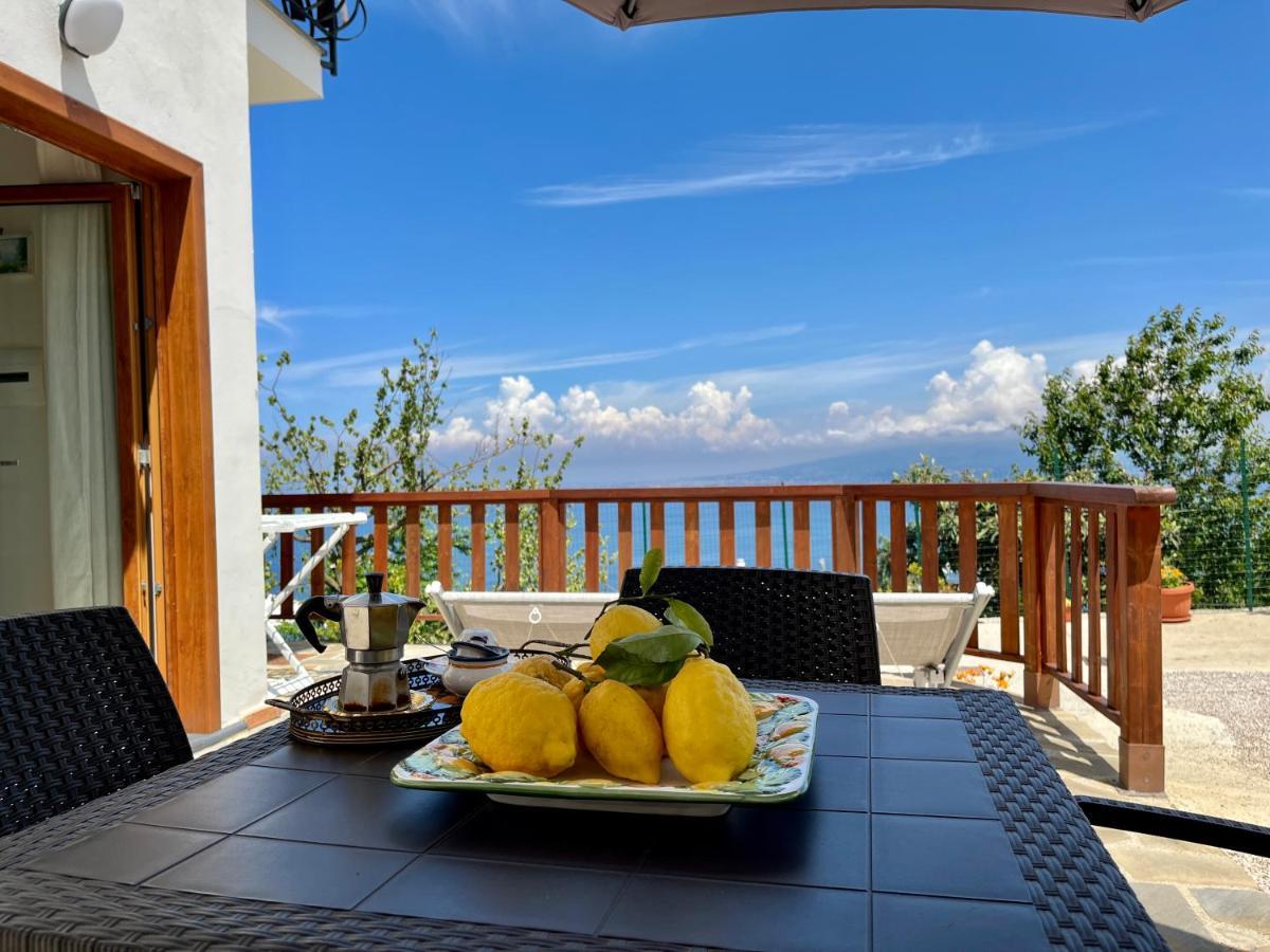 فيلا La Badia Montechiaro - Breathtaking View Of Sorrento Coast فيكو إيكوينس المظهر الخارجي الصورة