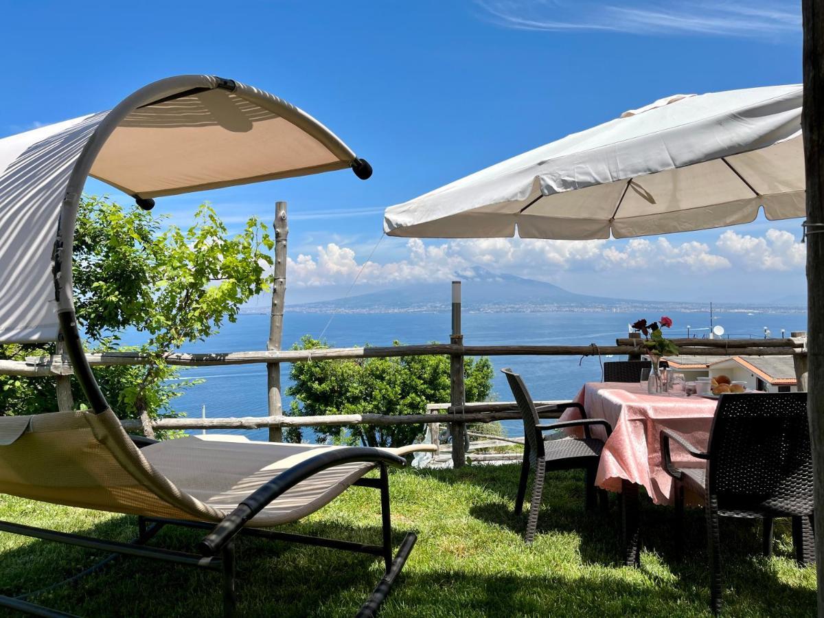 فيلا La Badia Montechiaro - Breathtaking View Of Sorrento Coast فيكو إيكوينس المظهر الخارجي الصورة