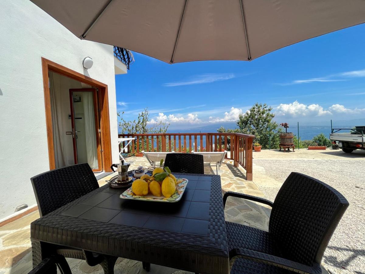 فيلا La Badia Montechiaro - Breathtaking View Of Sorrento Coast فيكو إيكوينس المظهر الخارجي الصورة